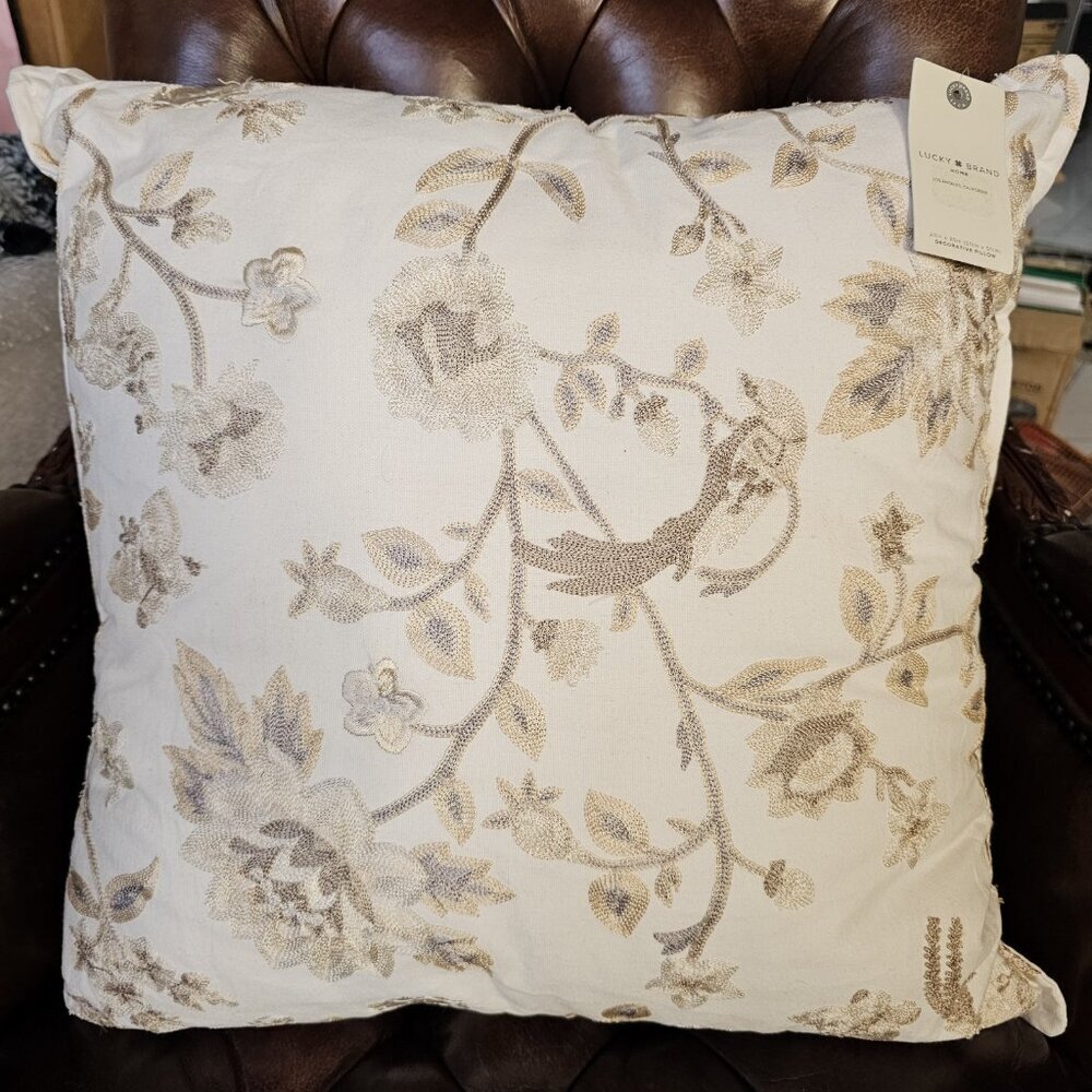 Lucky Brand Home Square embroidered beige floral/ Bird pillow 20 X 20 NWT - Picture 3 of 8